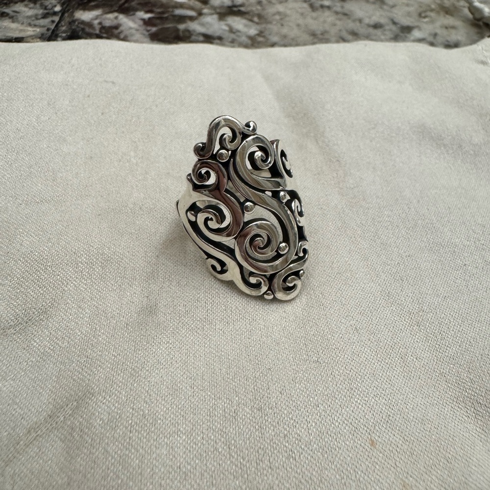 RETIRED James Avery Ring